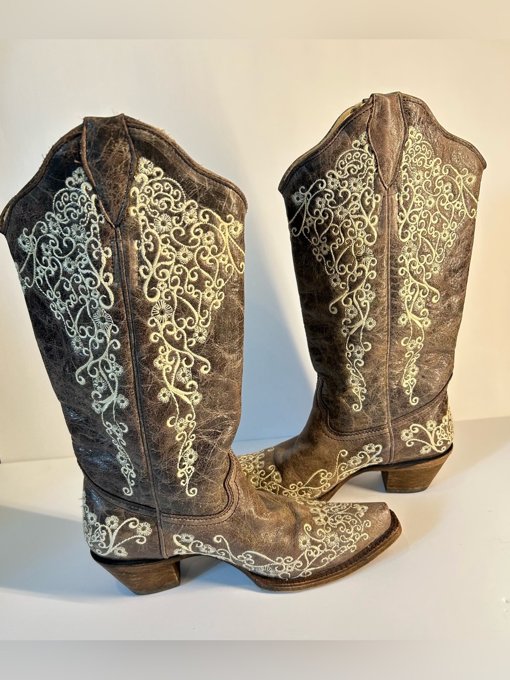 Corral Women's Brown Leather Embroidered Cowboy Boots Snip Toe
A 1094 Size 7 M - Picture 6 of 11